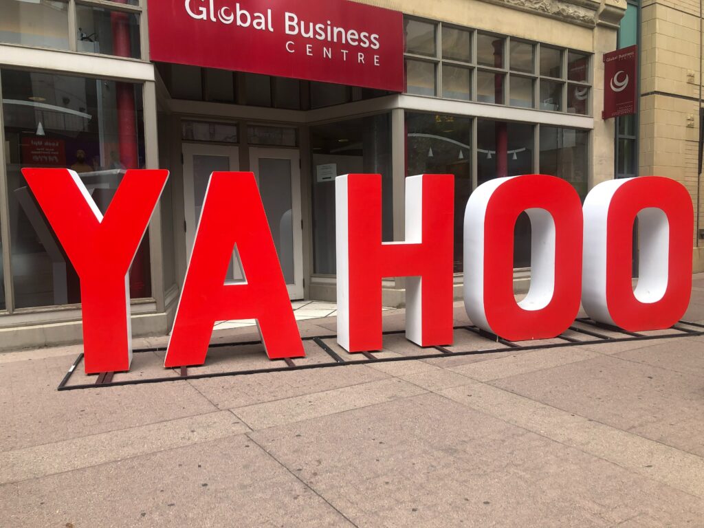 Yahoo denuncia que le han robado información de mil millones de cuentas